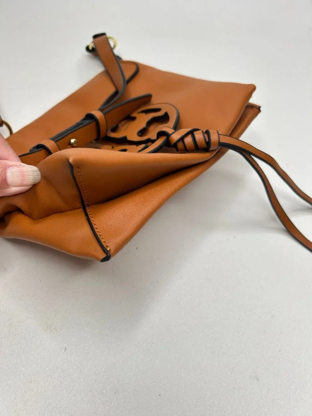 TORY BURCH Miller Logo Leather Crossbody Bag Caramel